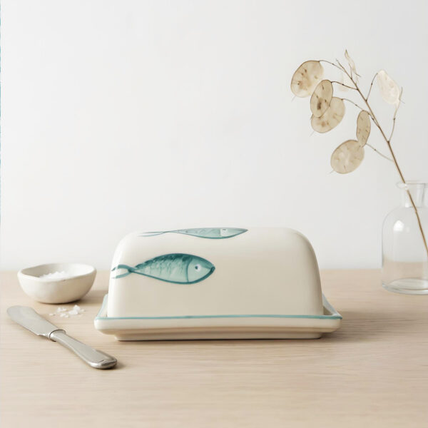Butter holder with fishes
