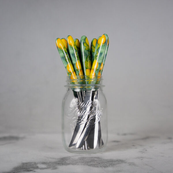 Table knife with lemons