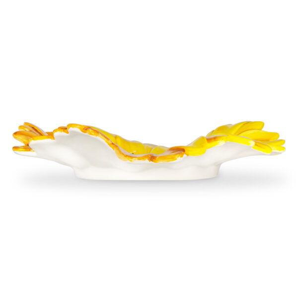 Big yellow daisy table centrepiece