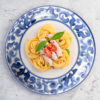 piatto-fondo-limoni-damascato-blu-ambientata Ceramic soup plate decorated lemons damask blue