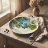 piatto-frutta-ortensie-ambientata-ok-1 Dessert plate with hydrangeas