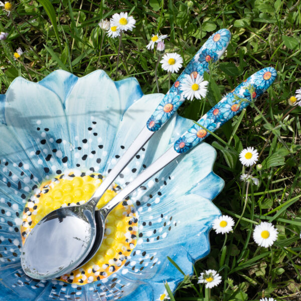 Salad set with Tiffany daisies