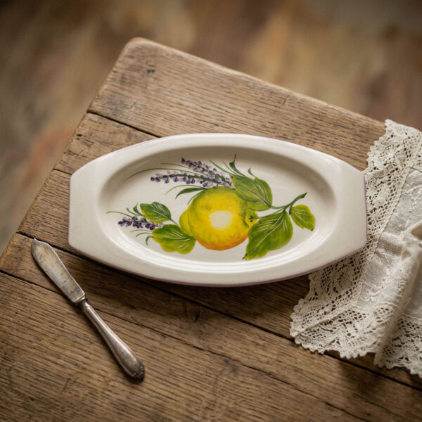 vassoio-aperitivo-limoni-lavanda-ambientata-ok Appetiser tray with lemons & lavender